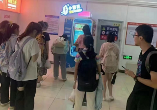 新零售背景下，自動冰激凌機有哪些優(yōu)勢呢？